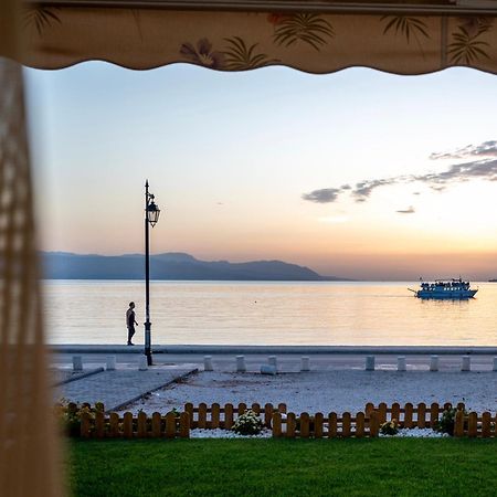 Loutraki Sea Sunset Apartamento Exterior foto
